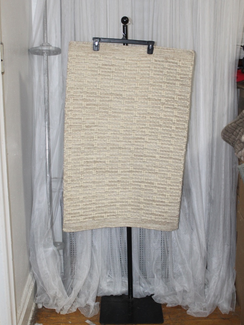 West Elm V.Weave Handloom Paddle Weave Rug.  Sz. 2"x3"
